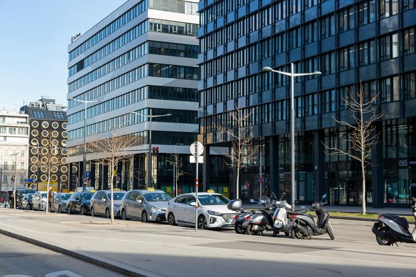 Comment le numérique redéfinit-il la solidarité : Un défi ou une aubaine ?